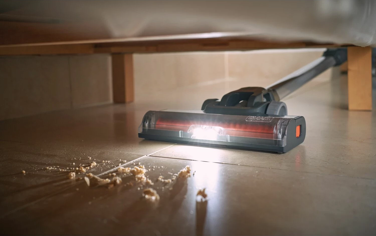 Fshesë me bateri stick Black&Decker BHFEA18D1 18V 2Ah 2-në-1, e zezë, set me bateri dhe karikues
