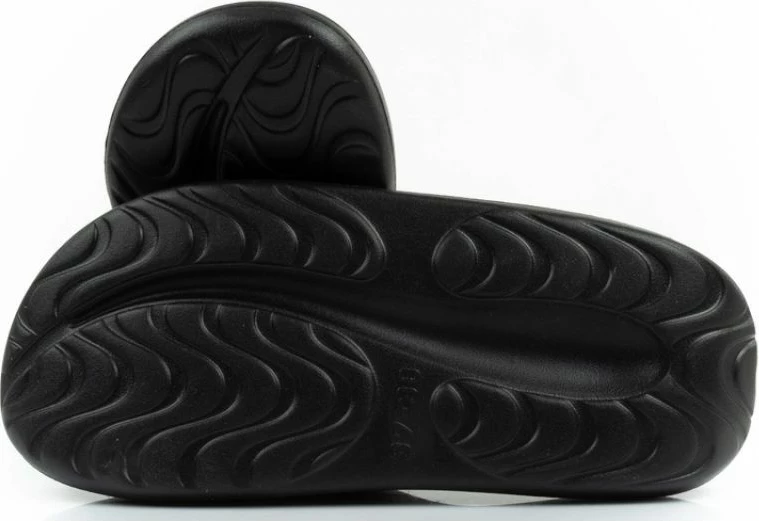 Papuqe për femra Joma, të zeza