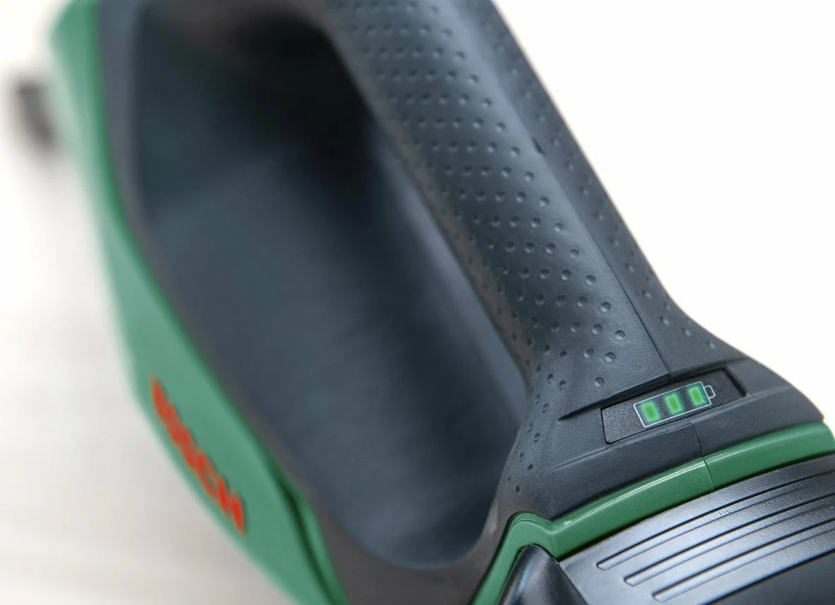 Fshesë me vakum dore Bosch UniversalVac 18, 18 V, 500 ml, jeshile