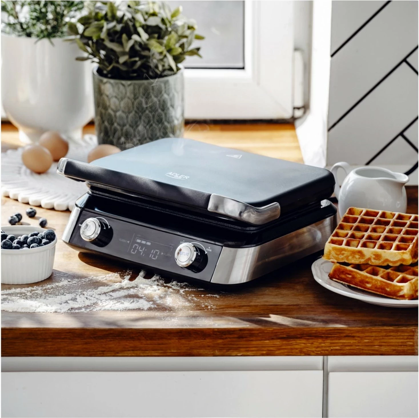 Pjekës gofrash Adler AD 3084, 1600W, i zi