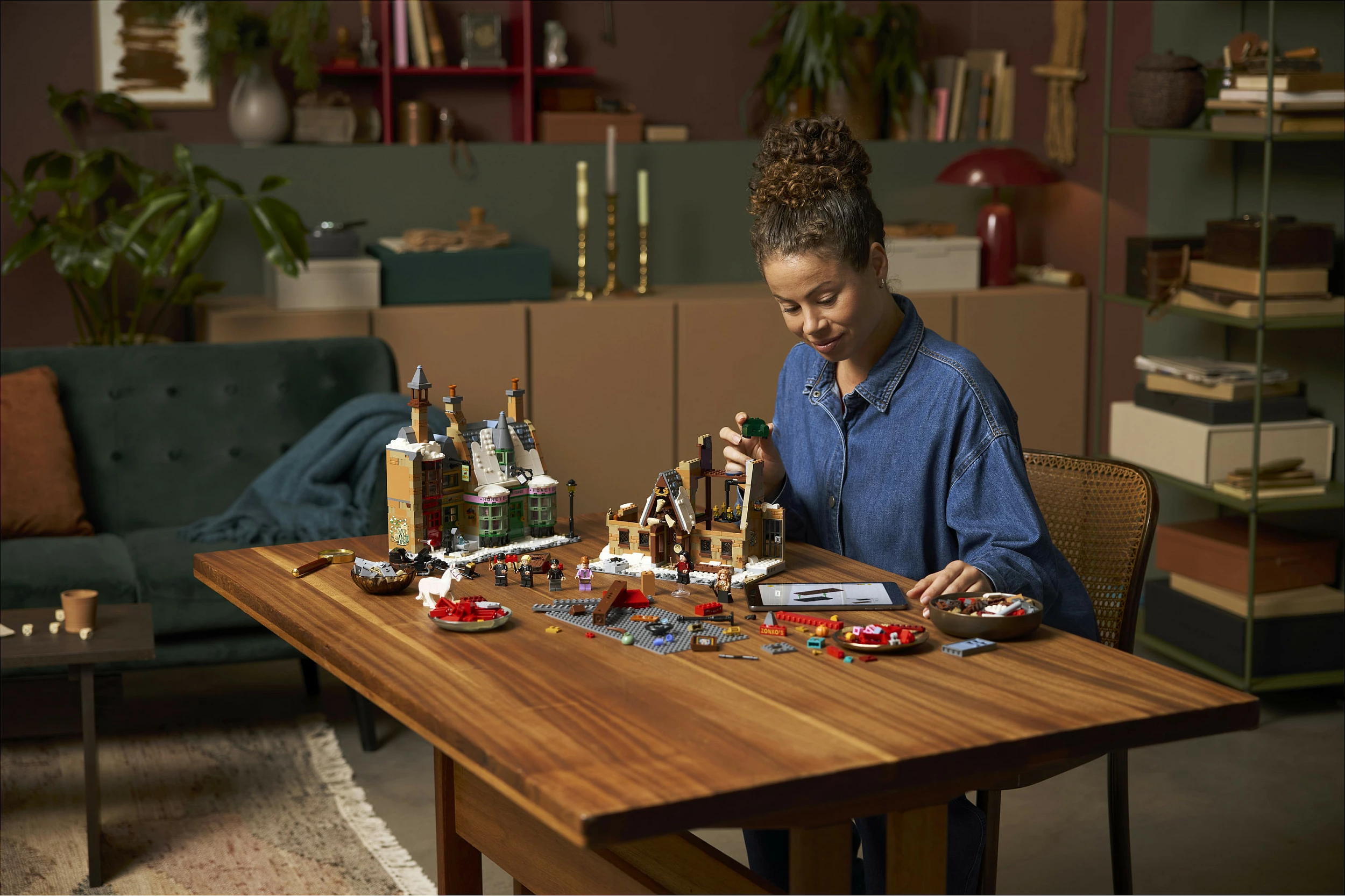 Set ndërtimi LEGO Harry Potter 76457 Hogsmeade Village (Collectors Edition), 3228 copë, 18+, multicolor