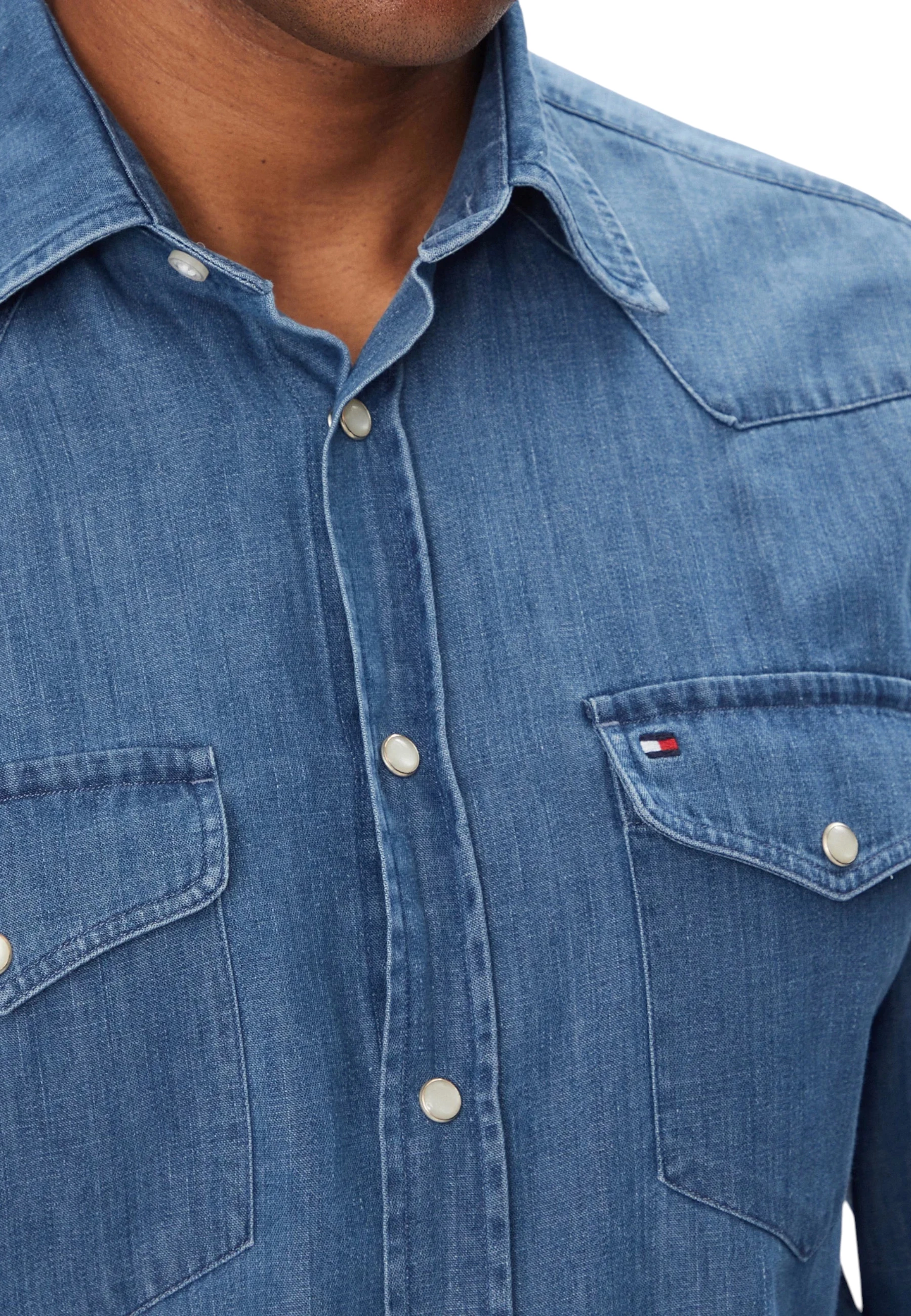 Këmishë për meshkuj Tommy Hilfiger MW0MW39429, blu e çelët denim [Madhësia: XS]