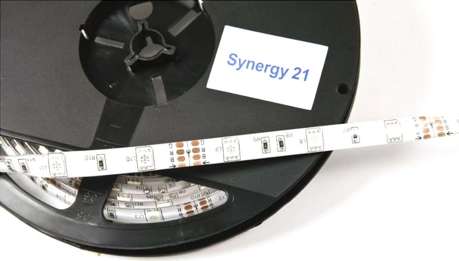 Shirit LED Synergy21 S21-LED-F00053, RGB 5m, 24V, IP62, ngjitës, zi/bardhë