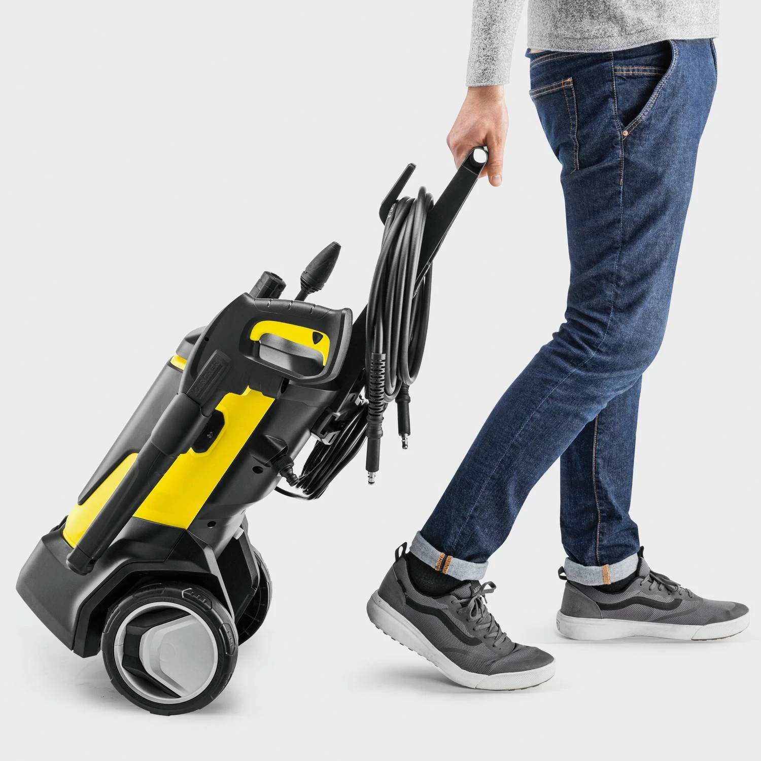 Pastrues me presion të lartë, Karcher, K 7 WCM, 180 bar 600 l/h 3 kW, zorrë 10 m, motor me ftohje me ujë, e verdhë/zezë