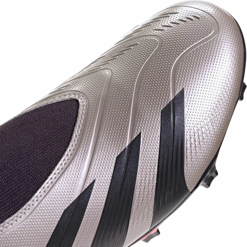 Atlete futbolli adidas për meshkuj, të zeza dhe argjendta [Madhësia: 43 1/3]