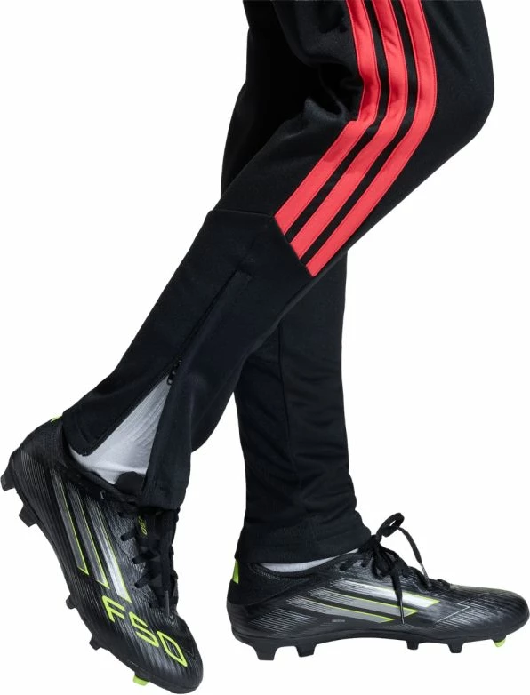 Pantallona sportive për fëmijë adidas, të zeza e të kuqe [Madhësia: 152 cm]