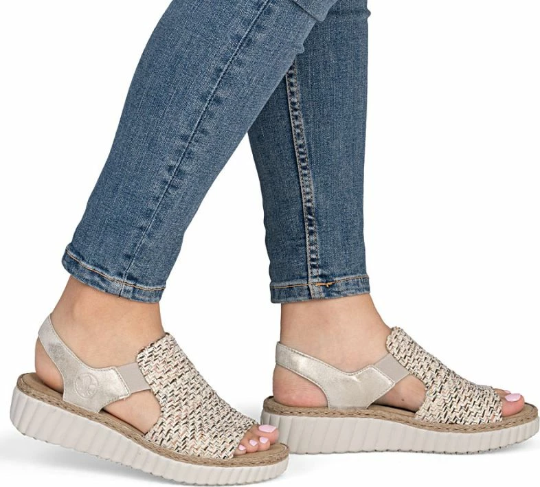 Sandale platforme femra Rieker 69276-60, bezhë