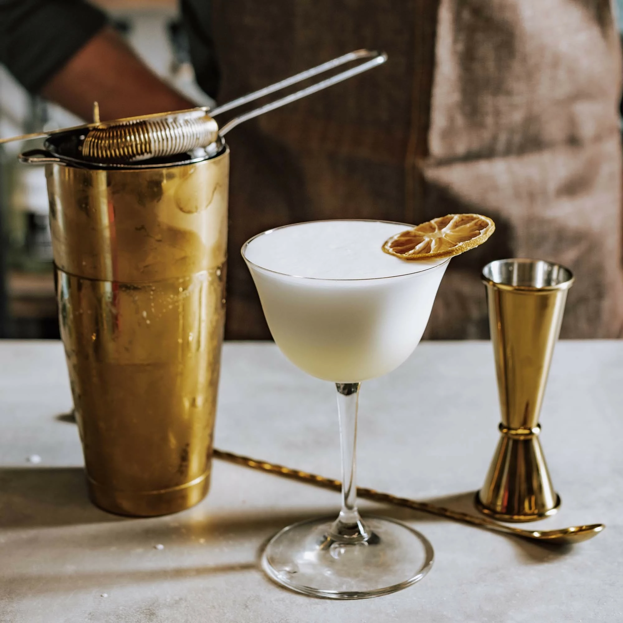 Matës koktejesh (jigger) stil japonez, BarFly, 20/40 ml, i veshur me ar, ngjyrë gold