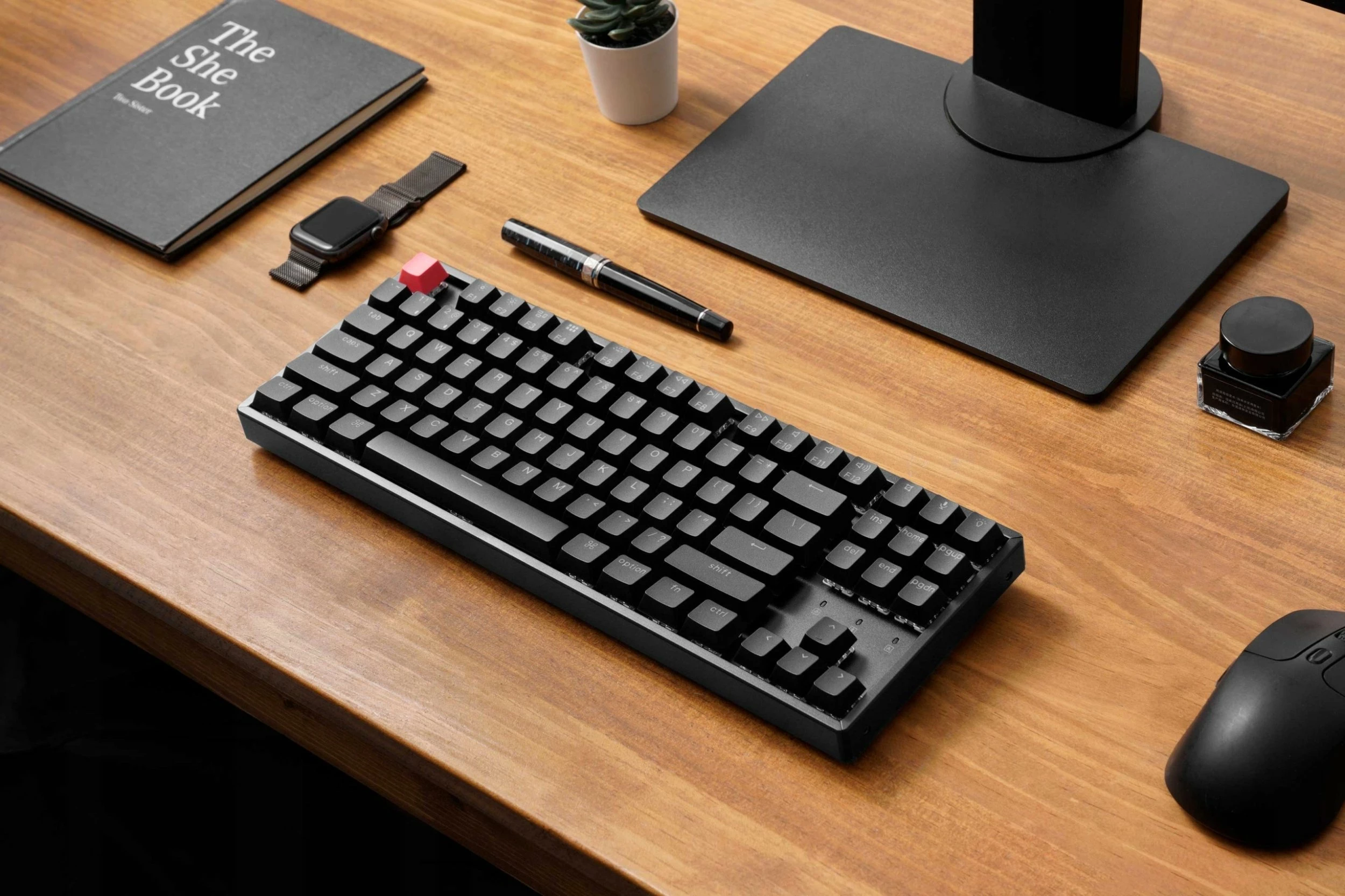 Tastierë mekanike Keychron K8 QMK (Version 2) TKL, Wireless Bluetooth 5.2/USB-C, RGB, Hot-swappable, Super Brown, PBT, kornizë alumini, US INTL, e zezë