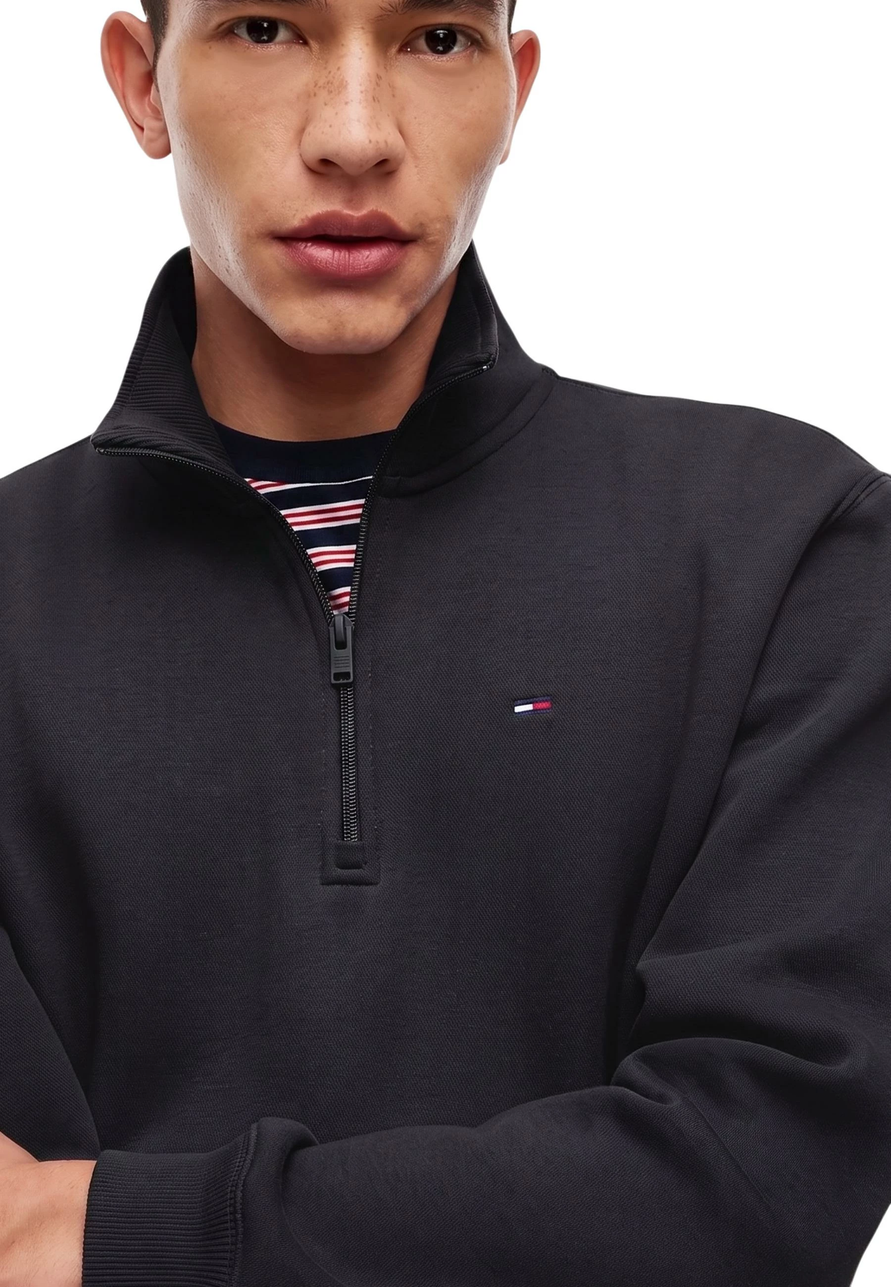 Duks për meshkuj Tommy Hilfiger Jeans DM0DM20339, i zi [Madhësia: S]