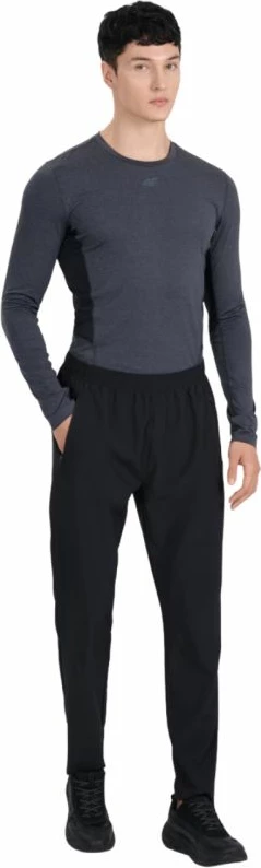 Pantallona sportive për meshkuj 4F, të zeza