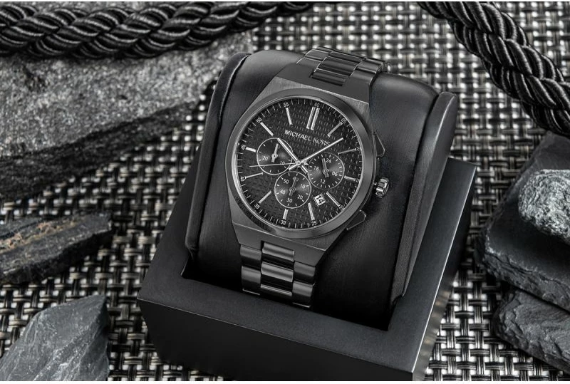 Orë dore për meshkuj Michael Kors, e zezë