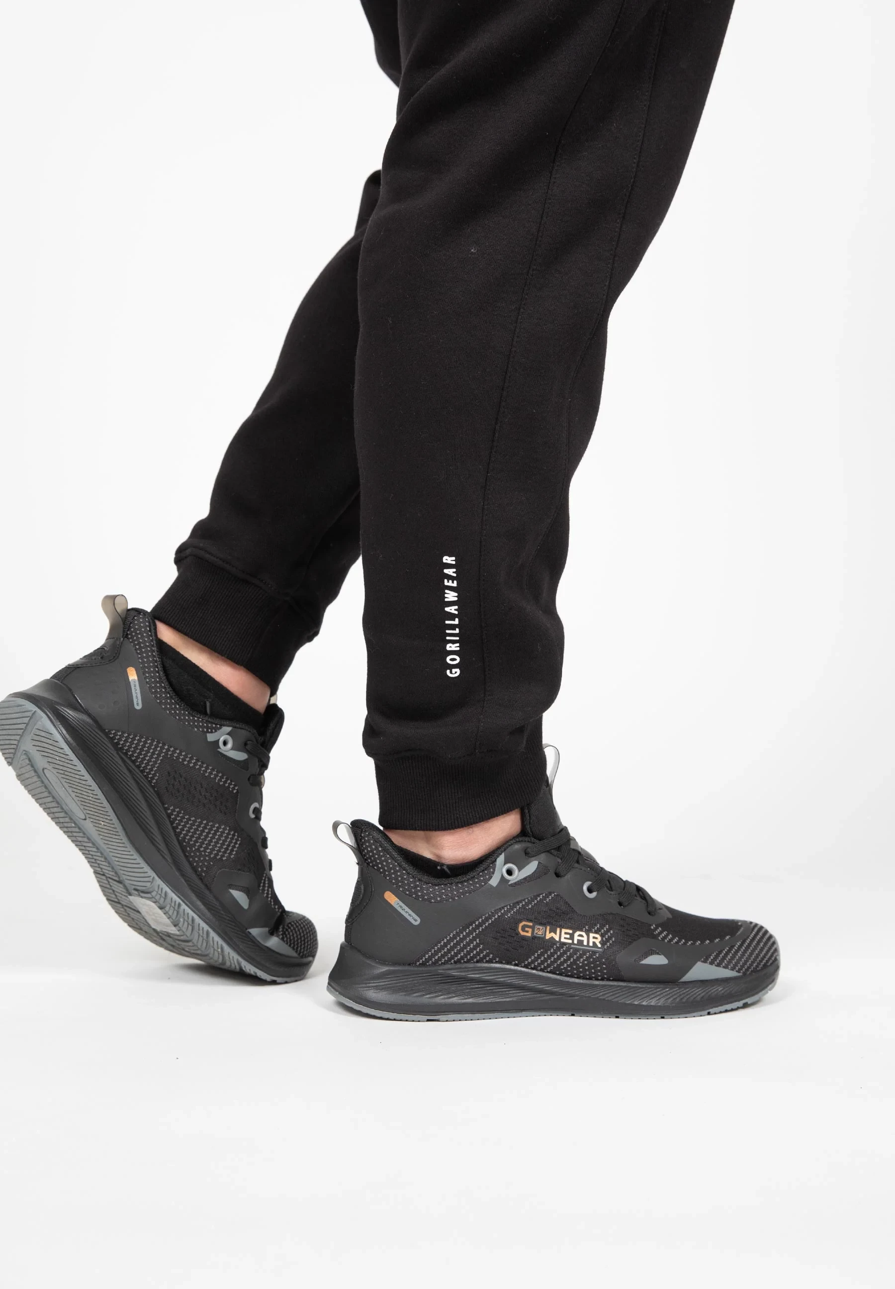 Leon Sweatpants - Black [Madhësia: L]
