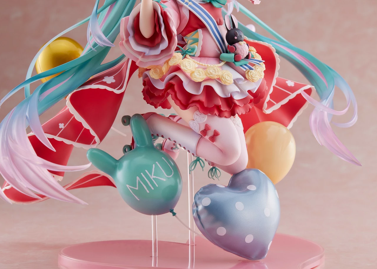 Figurë koleksionuese Square Enix Spiritale Hatsune Miku Birthday 2021 Pretty Rabbit Ver. 1/7
