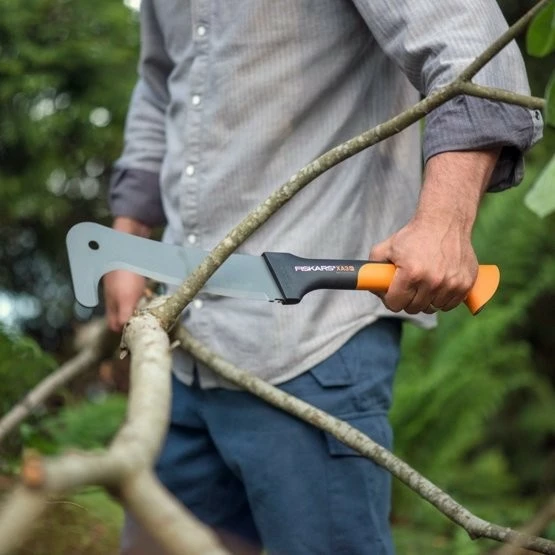 Maçetë Fiskars WoodXpert XA3, dorezë portokalli