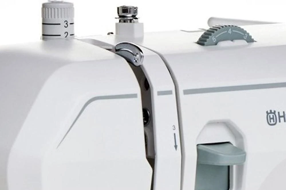 Makine qepëse Husqvarna Onyx 25, mekanike, e bardhë