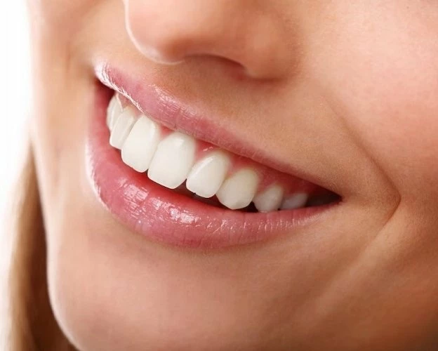 Furçë dhëmbësh elektrike Oral-B iO Series 6, 5 mënyra, OLED, me sensor presioni, me aplikacion, set 1 kokë + stacion karikimi + kuti udhëtimi, e bardhë