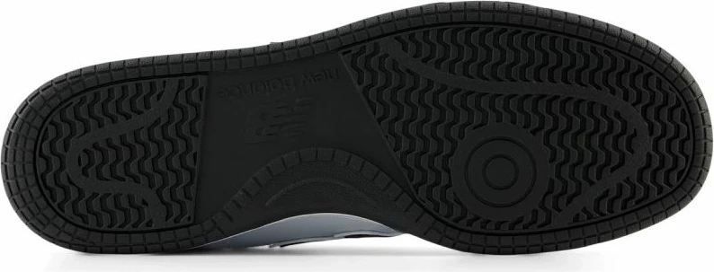 Atlete për meshkuj dhe femra New Balance, të bardha