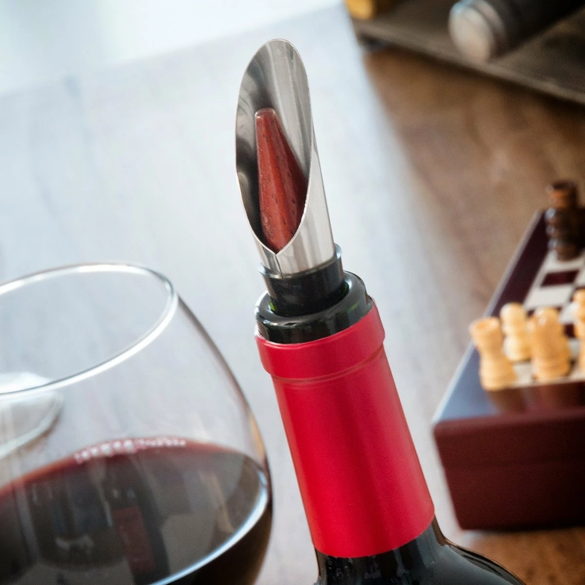Set aksesorësh për verë dhe shah InnovaGoods Wine & Chess, 37 copë, shumëngjyrëshe
