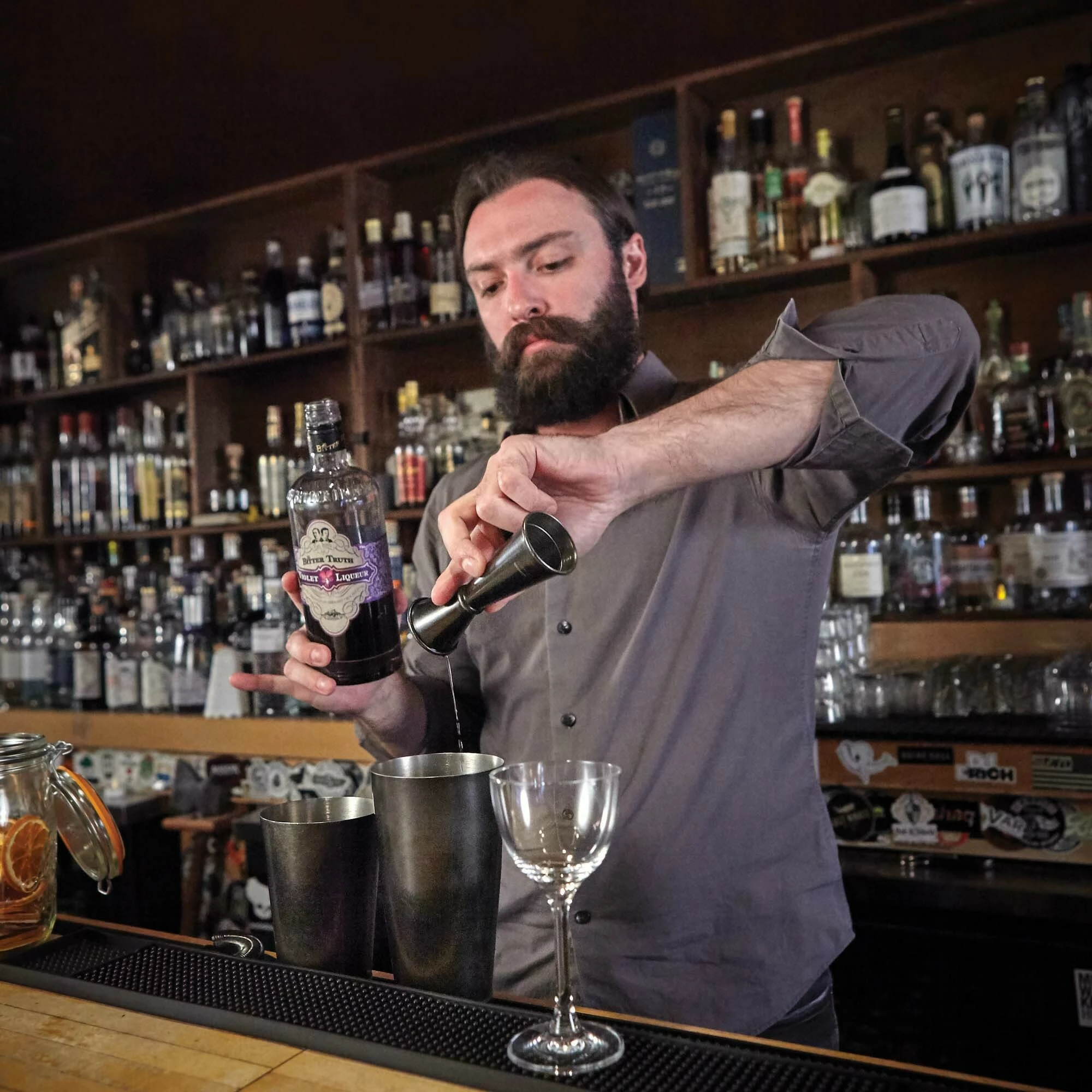 Matës koktejes (bell jigger) me buzë të drejtë, BarFly, 25/50 ml, inoks 18/8, i zi