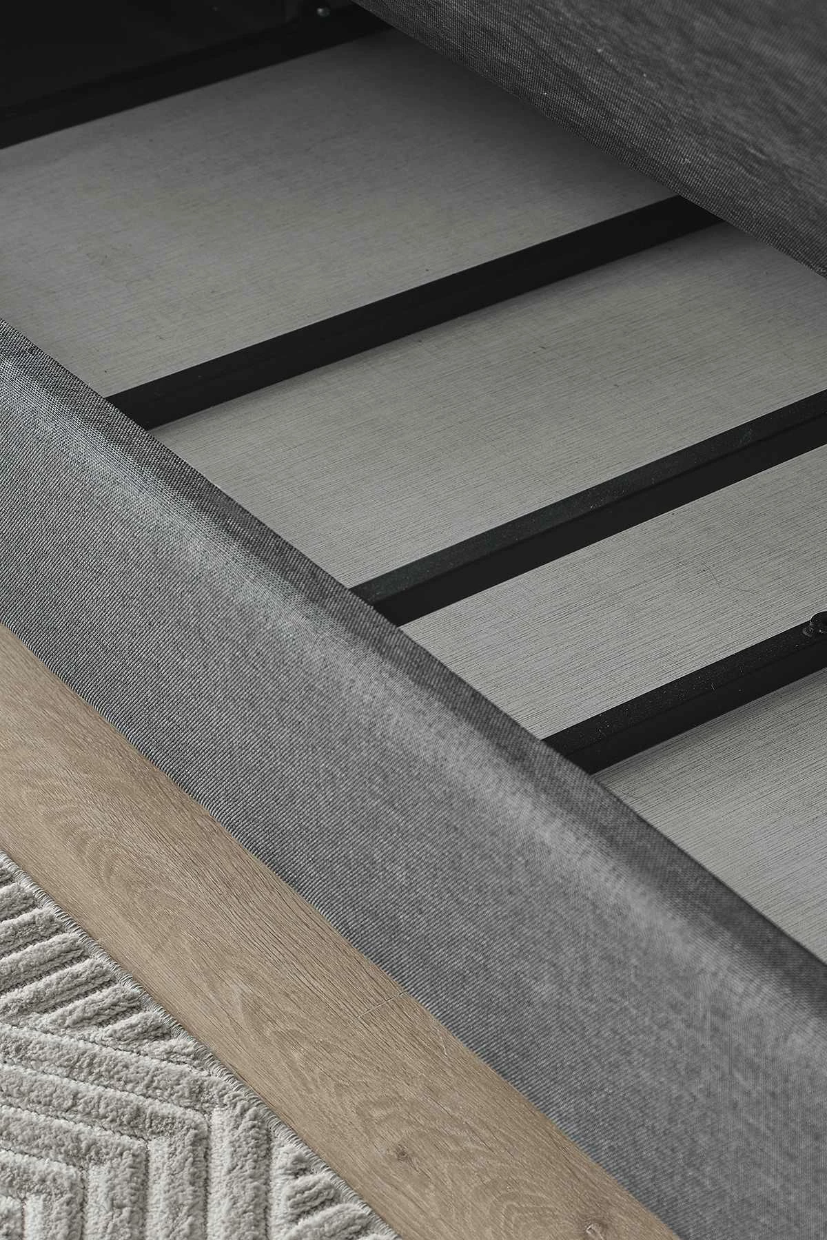 Divan-krevat 3 vendësh Flavia, ngjyrë gri e errët