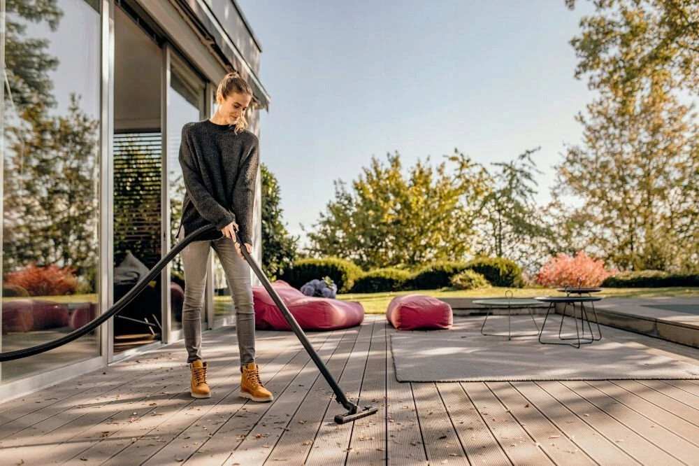Fshesë me korrent industriale Karcher WD 2 Plus S V-15/4/18/C, 1000 W, depo 15 L, thithje e thatë/lagësht, e verdhë/argjend, set me aksesorë