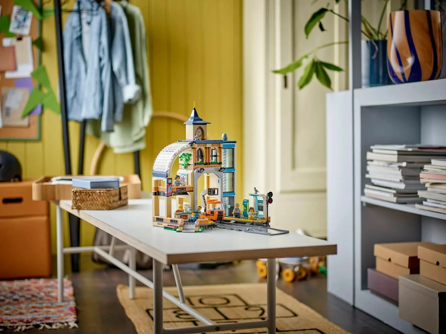 Set lodrash LEGO CITY Central Train Station 60469 me 6 minifigura