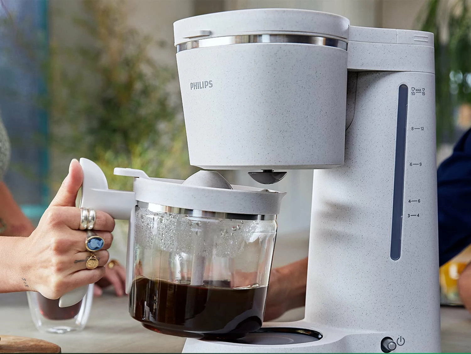 Makinë kafeje Philips HD5120/00, 1.2 L (deri 15 filxhana), Eco Conscious Edition, e bardhë [Ngjyra: E bardhë]