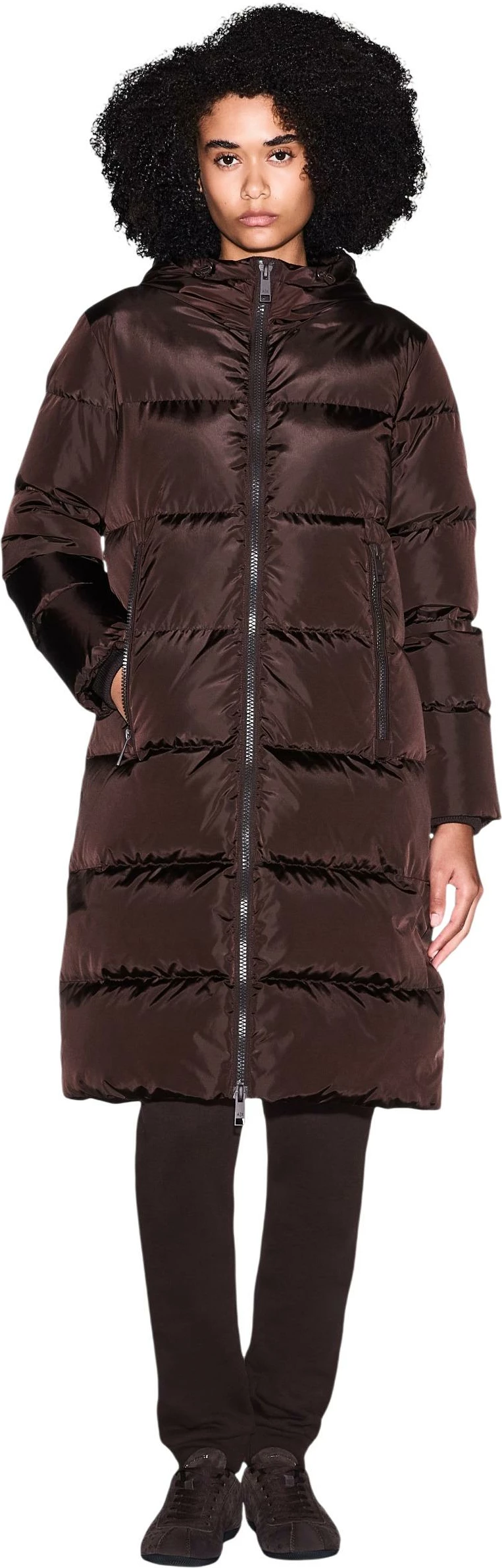 Jakne me pupla Armani Exchange XW000251 AF12286 për femra, kafe e errët