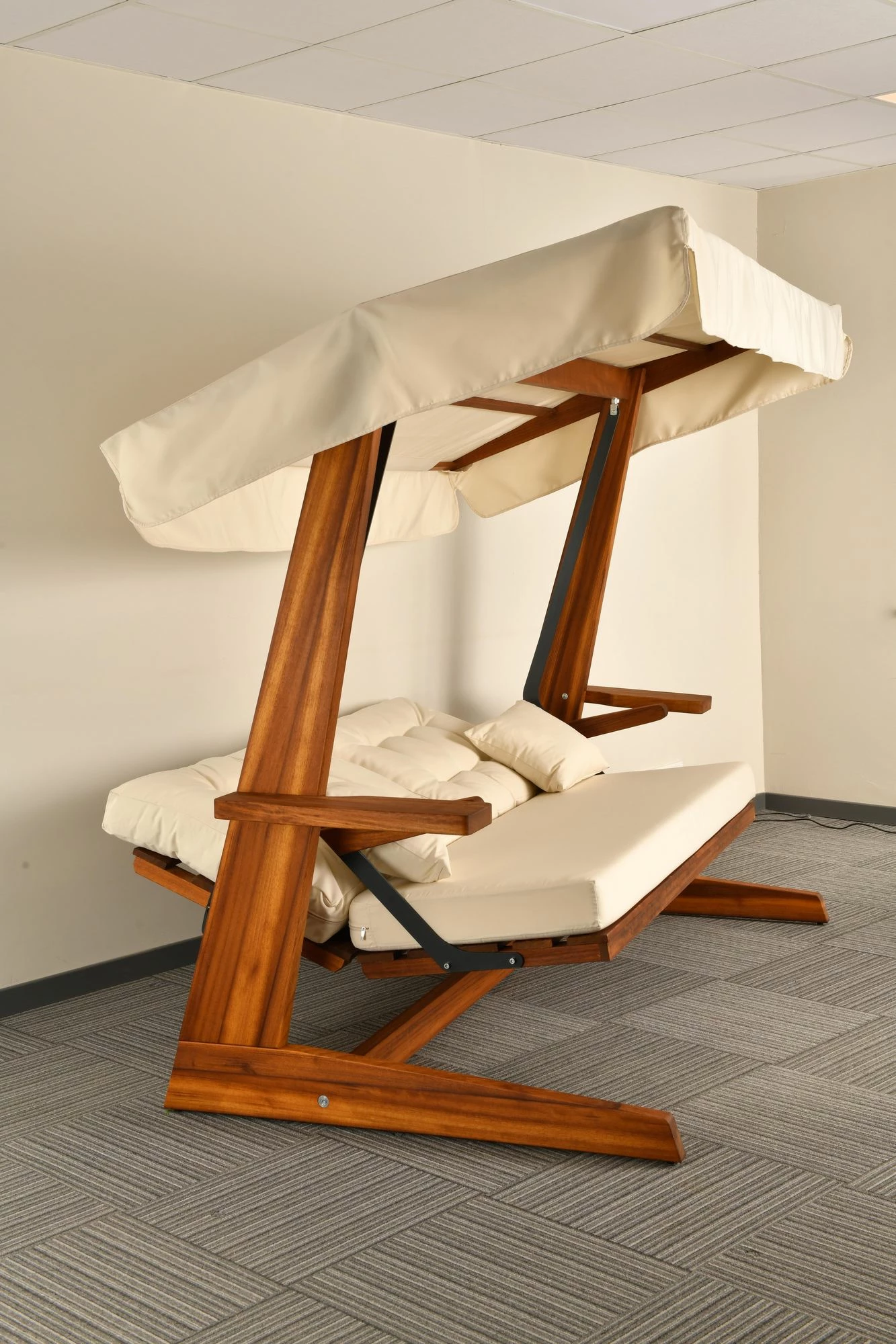 Karrige lëkundëse treshe për kopsht, ngjyrë bezhë, Skye Decor, Sia 2400