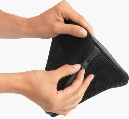 qese larëse për sutjena Brabantia Bra Washing Bag MPN 149542, me zinxhir, për larje në makinë, e zezë
