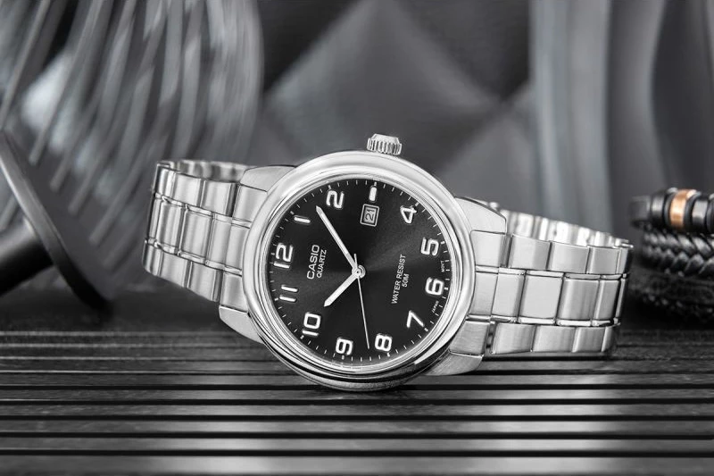 Orë dore për meshkuj CASIO MTP-1221A-1AVEG, e zezë, me kuti