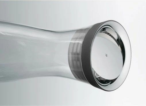 Karafë uji WMF Basic 1.5L, xham, e zezë/transparente