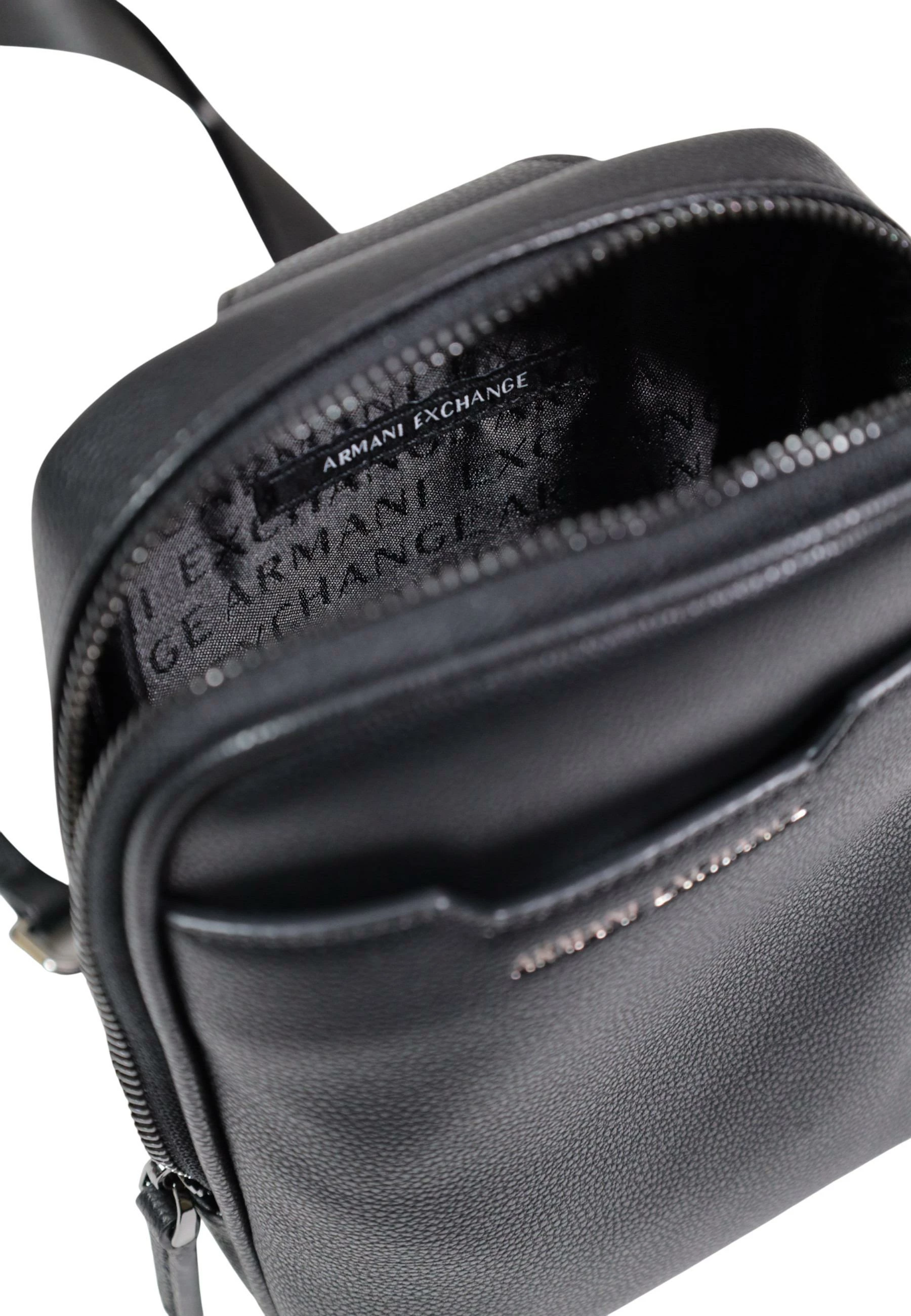 Çantë shpine për meshkuj Armani Exchange XM002587 AF22651, e zezë
