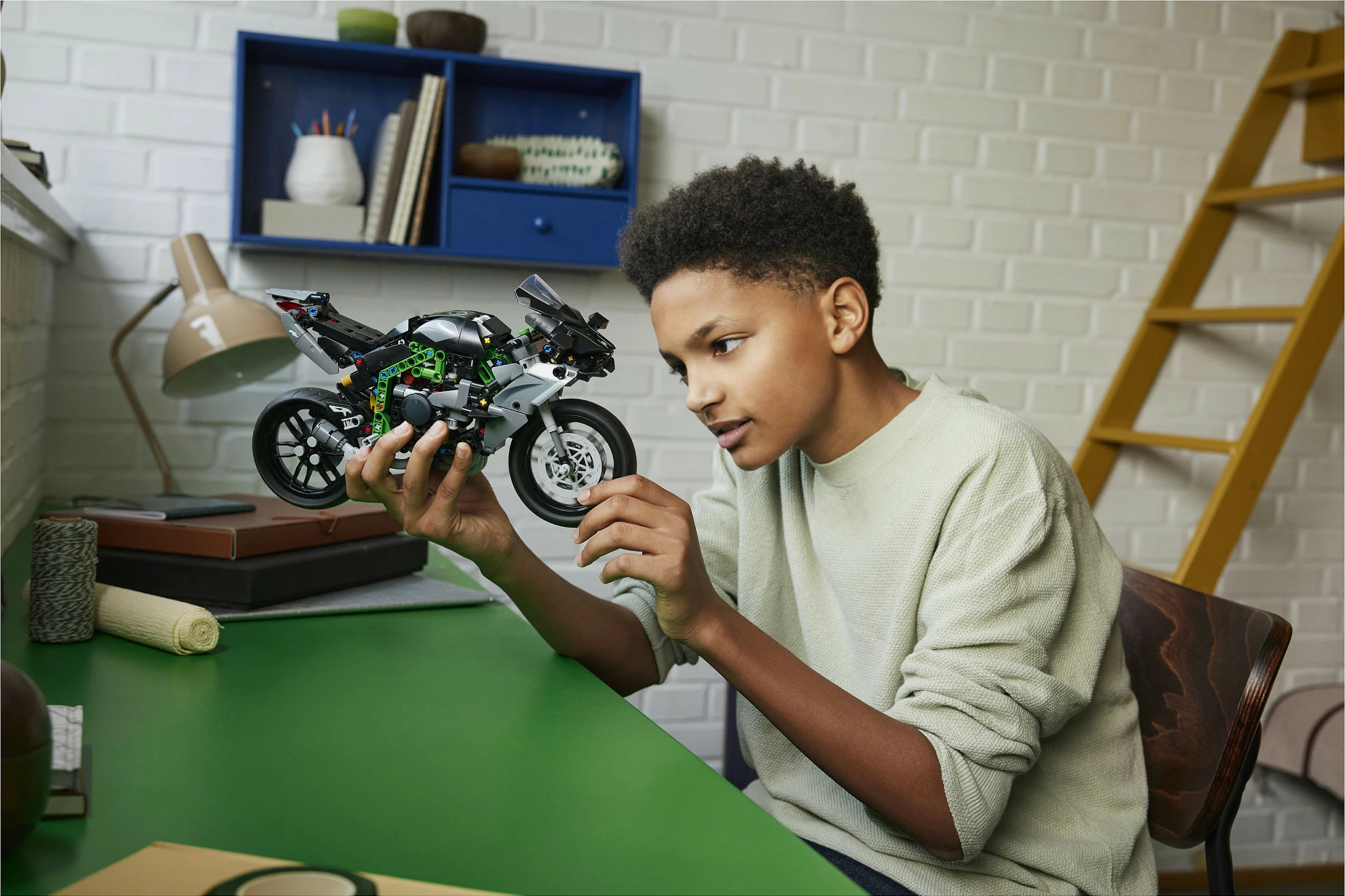Set ndërtimi LEGO Technic Kawasaki Ninja H2R, 643 pjesë, shumëngjyrësh