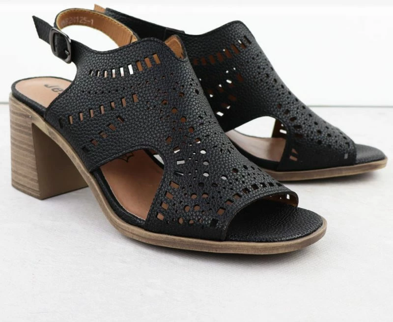 Sandale me taka të larta Jezzi 24125, të zeza