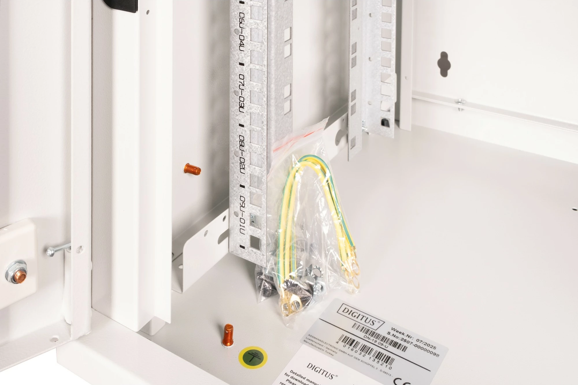 Kasë muri Digitus Unique 9U 509x600x450mm, xham, gri