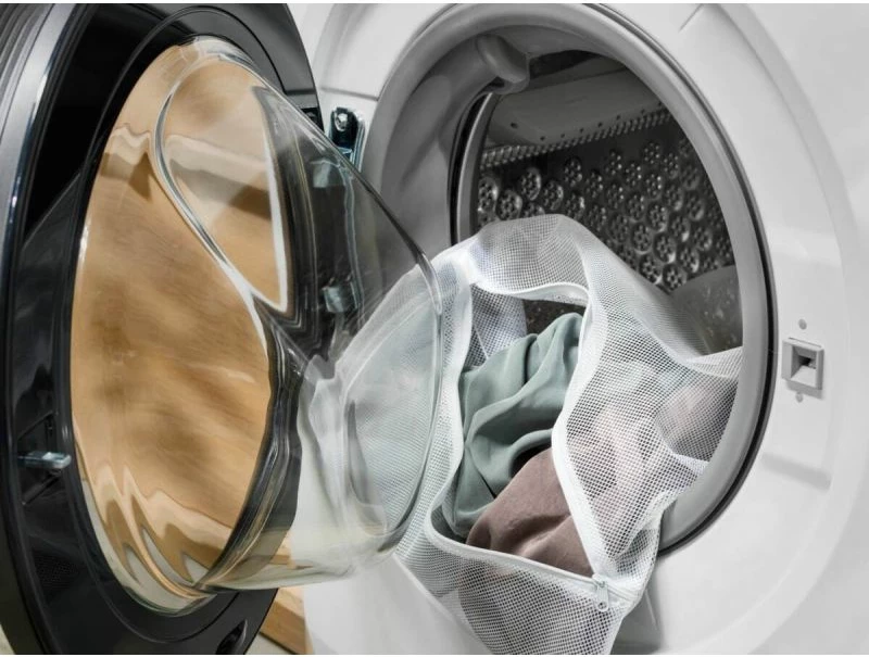 Qese larje Electrolux M5WPWB01, të bardha