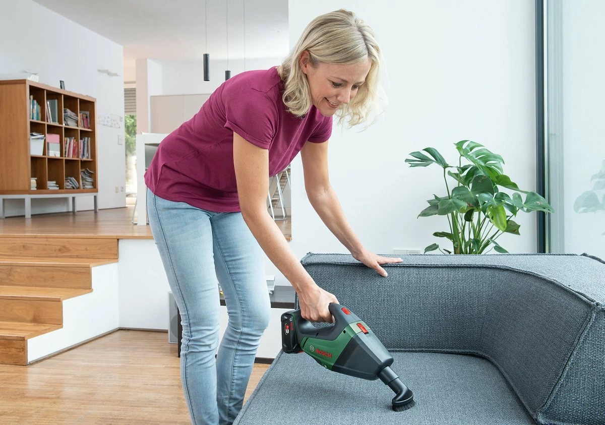 Fshesë me vakum dore Bosch UniversalVac 18, 18 V, 500 ml, jeshile