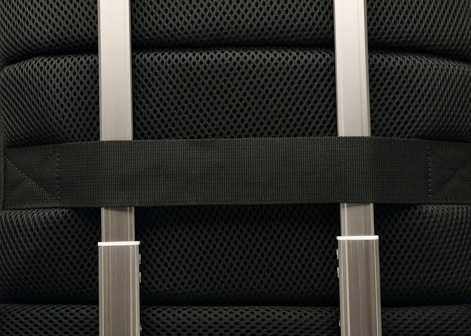 Çantë shpine YENKEE YBB 1501 NOMAD për laptop 15.6", e zezë