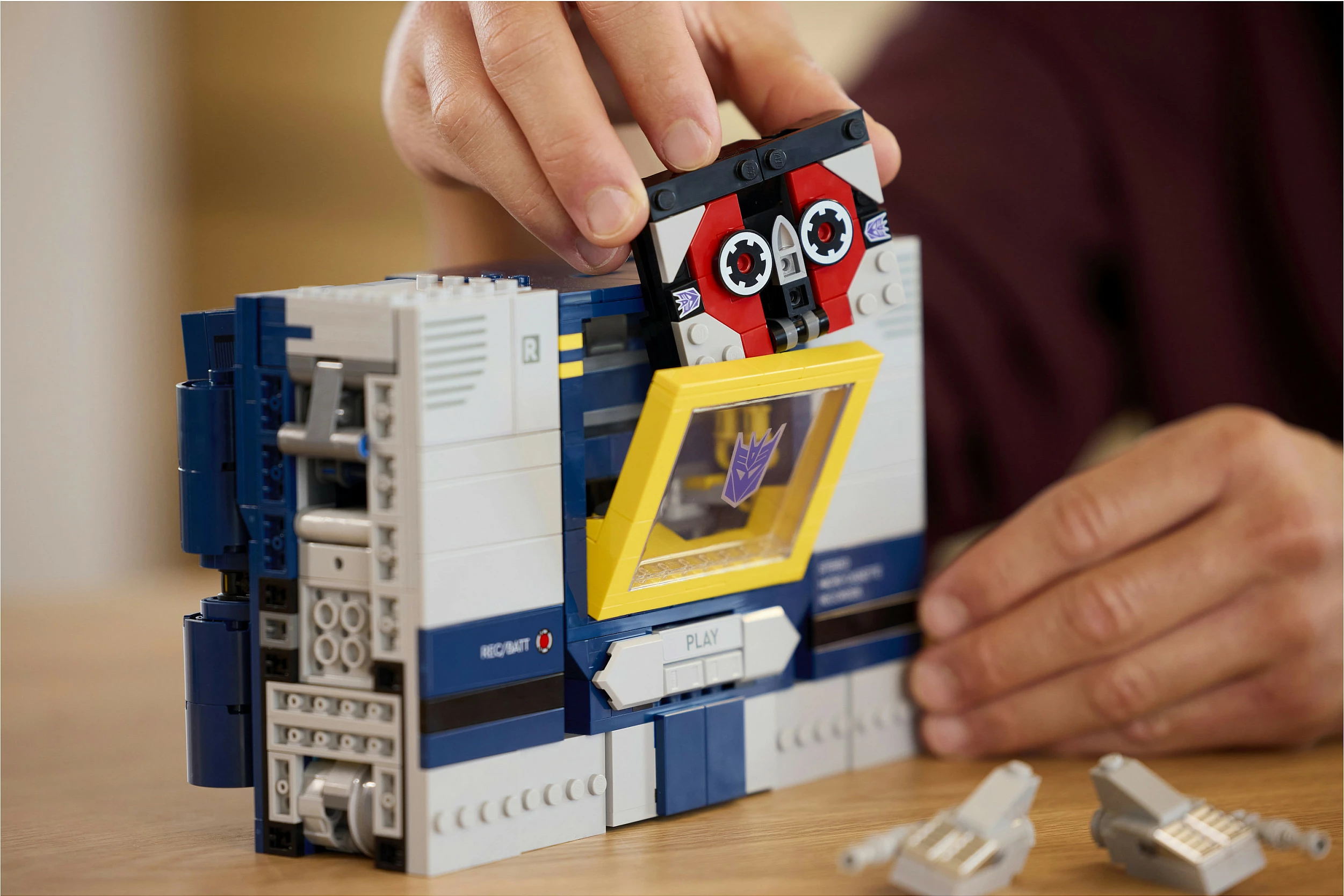 Set ndërtimi LEGO Icons Transformers Soundwave 10358, 1505 pjesë, 18+, multikolor