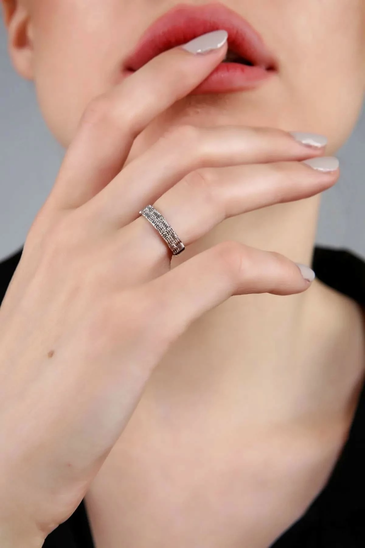 Unazë prej bronzi, gur zirkon, ngjyrë argjendi, Jumeon, e rregullueshme