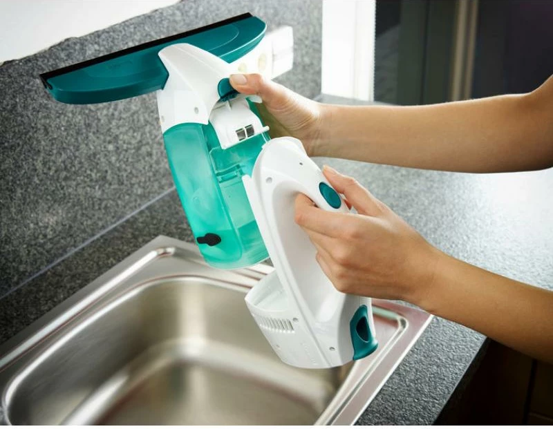 Set pastrues dritaresh me vakum, Leifheit Dry & Clean 51016, grykë 17 cm + bisht 43 cm, bateri Li-Ion 38 min, bardh e gjelbër