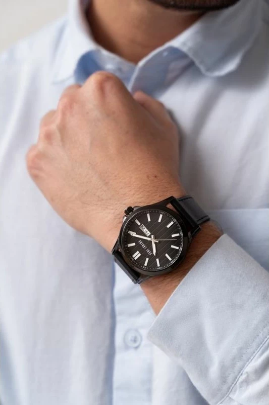 Orë dore për meshkuj Paul Lorens, e zezë