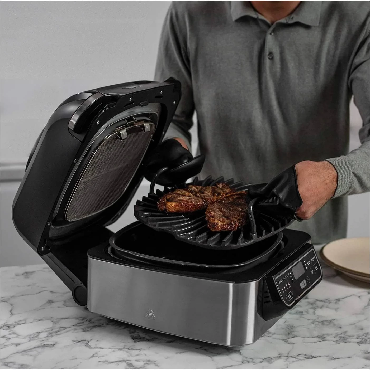 Grill me ajër të nxehtë Ninja Foodi AG301EU 1750W 5.7L, i zi