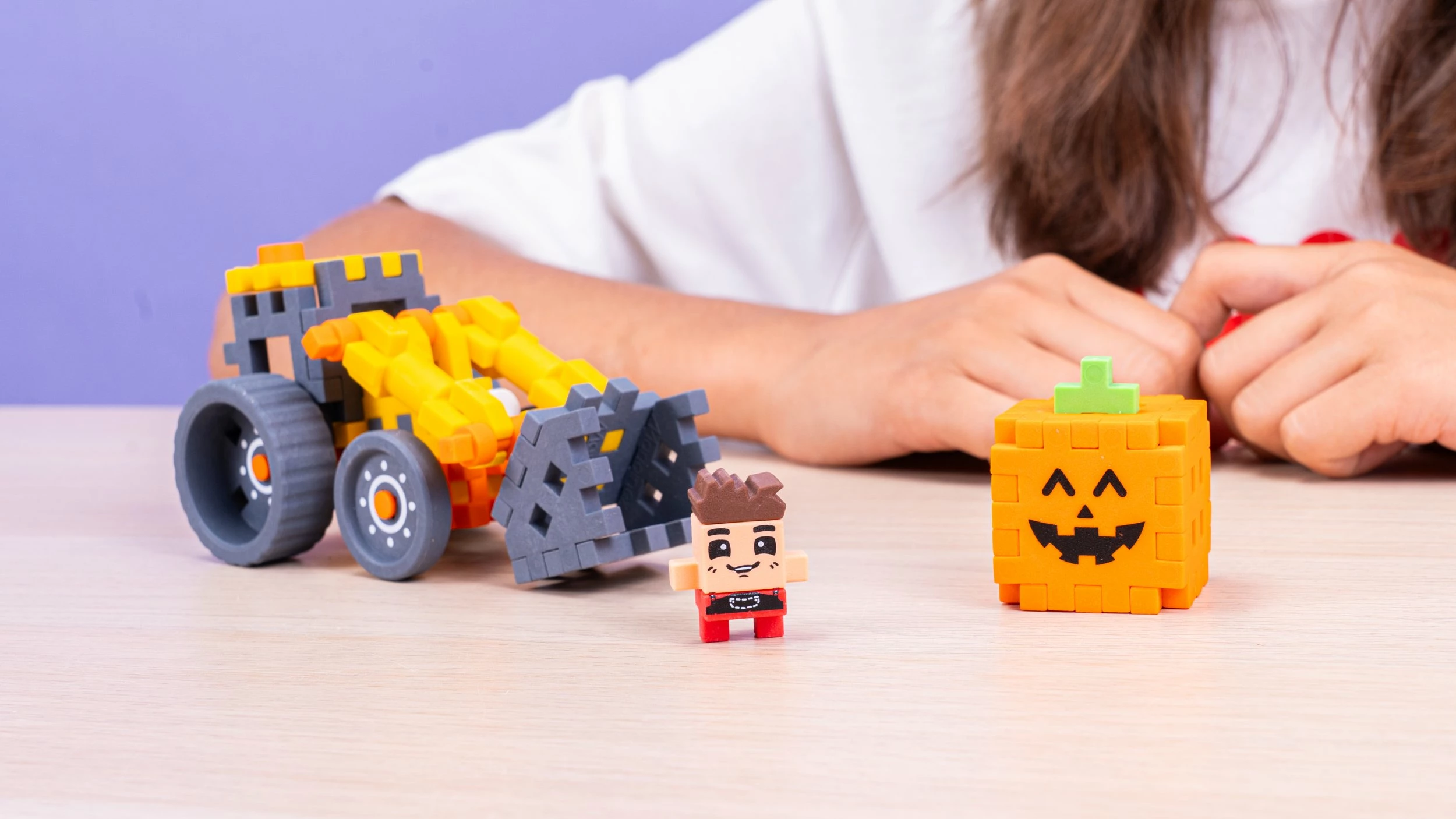 Blloqe ndërtimi Marioinex Mini Waffle Farmer Excavator, 50 elemente