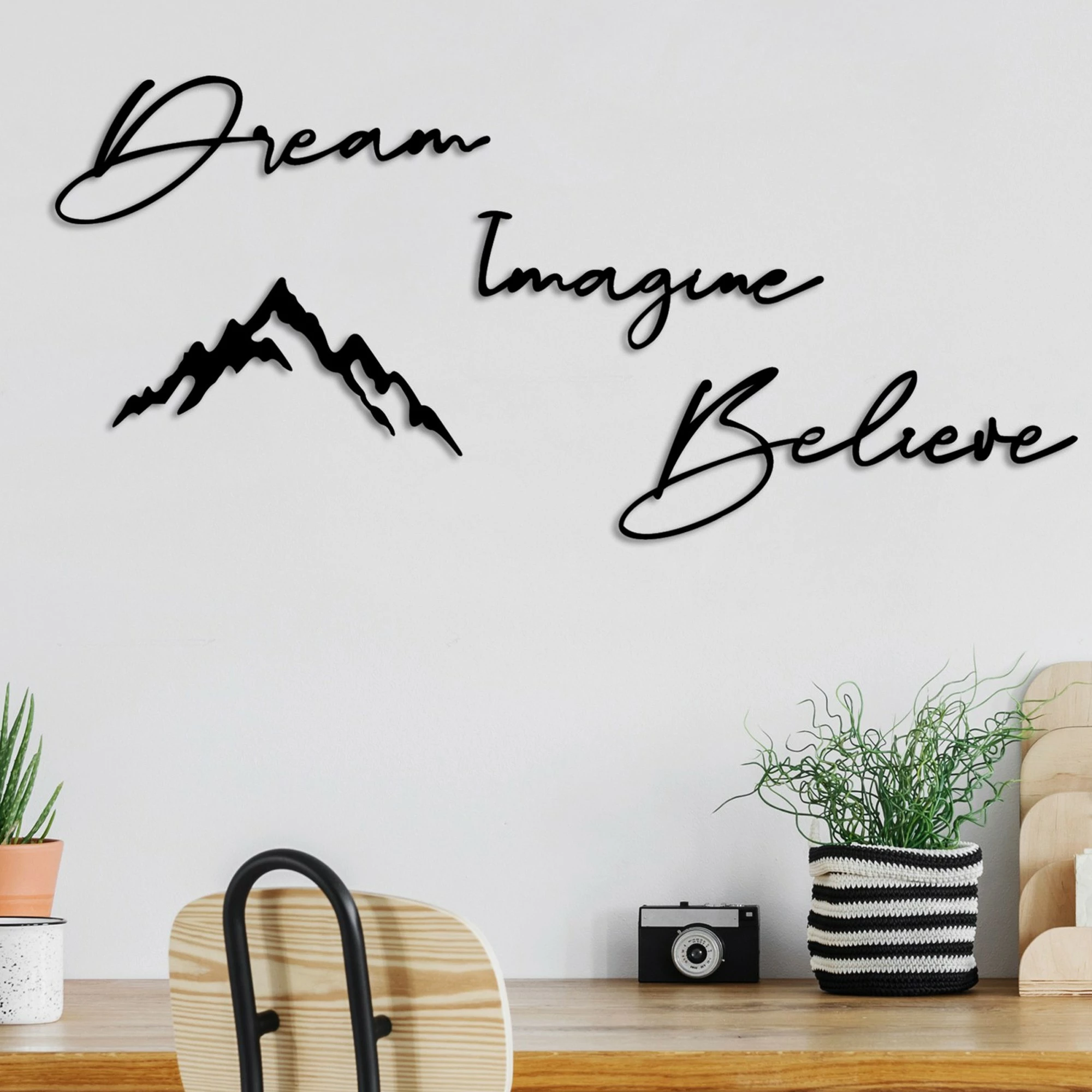 Aksesor dekorativ metalik për mur, Dream Imagine Believe, set prej 4 pjesësh
