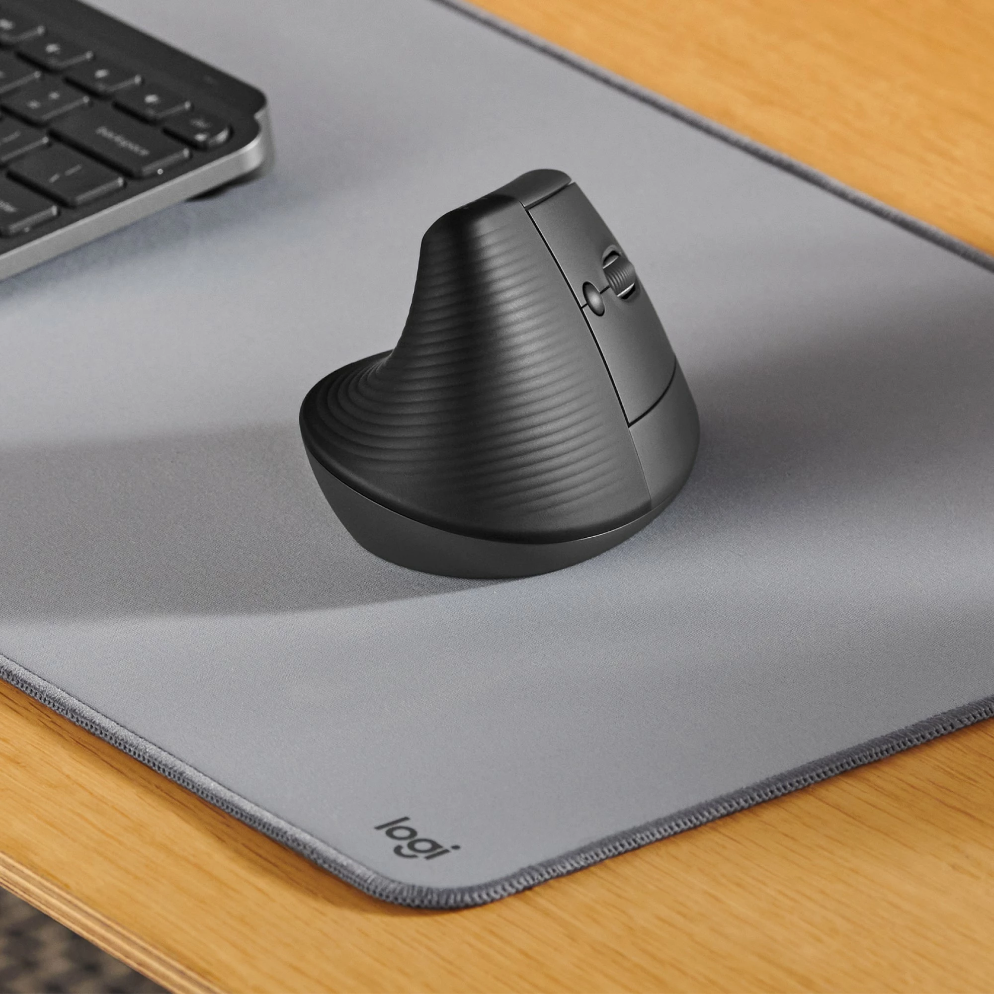 Maus vertikal ergonomik Logitech Lift, RF Wireless + Bluetooth, 4000 DPI, Grafit