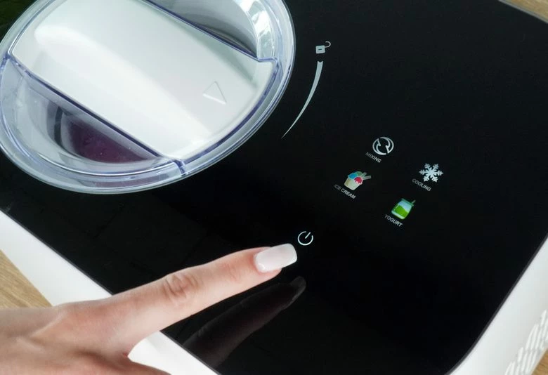 Makinë Për Përgaditjen E Akullores BLAUPUNKT ICM401