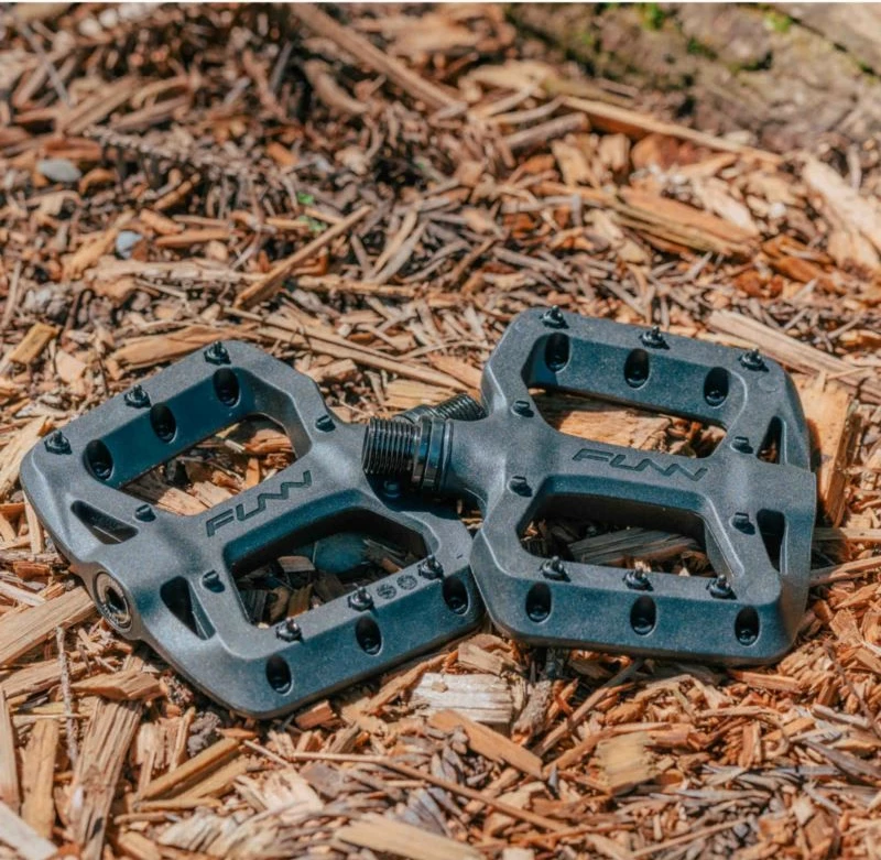 Pedale platforme për biçikletë FUNN, të zeza